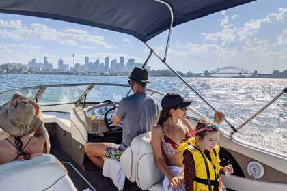 Hire Motorboat Bayliner Capri 1950 Sydney