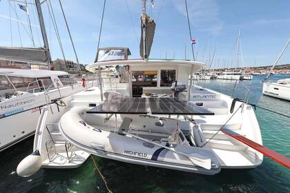 Hire Catamaran Lagoon-Bénéteau Lagoon 400 - 4 + 2 cab. Pomer