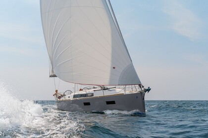 Charter Sailboat Beneteau Oceanis 38 Kaş