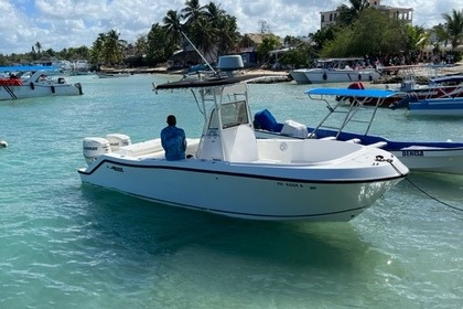 Rental Motorboat MAKO MAKO 26 CENTER CONSOLE Bayahibe