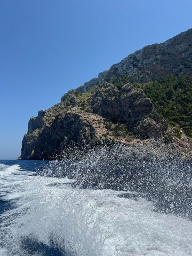 Port d'Alcúdia Motorboat Benetau Antares Antares 8 alt tag text