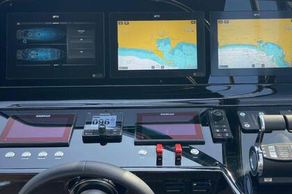 Noleggio Yacht a motore Rizzardi 63 Hard Top Capri