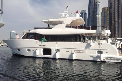 Rental Motorboat 1- AZİMUT 75 22,86 MT 3 CABINS 2009 Dubai