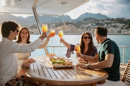 Rental Motor yacht Canados Canados 90' Menton