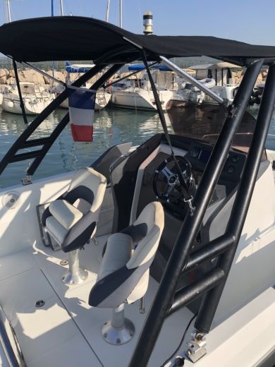 La Ciotat Motorboat Beneteau Flyer 6.6 alt tag text