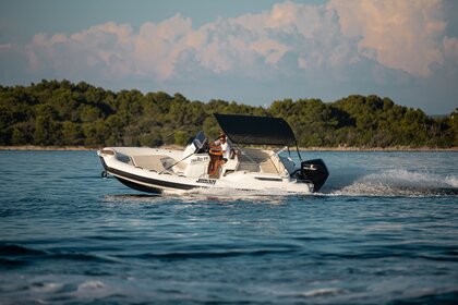 Aluguel Semi Rígido Joker Boat Clubman 22 Croácia