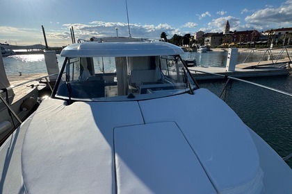 Charter Motorboat Jeanneau Merry Fisher 795 Turanj