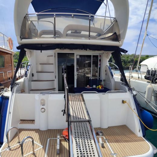 Motorboat Fairline Phantom 42 Planta da embarcação