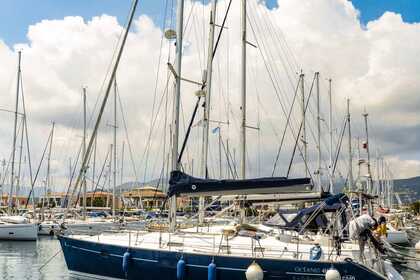 Verhuur Zeilboot Beneteau Oceanis 411 Procida