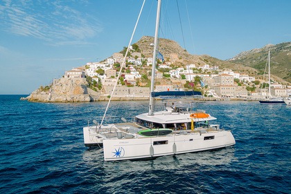 Hire Catamaran Lagoon-Bénéteau Lagoon 560 S2 - 5 + 1 cab. Athens