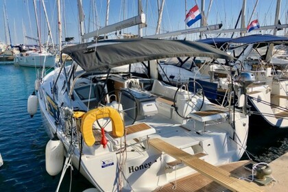 Miete Segelboot BENETEAU OCEANIS 41.1 Sukošan