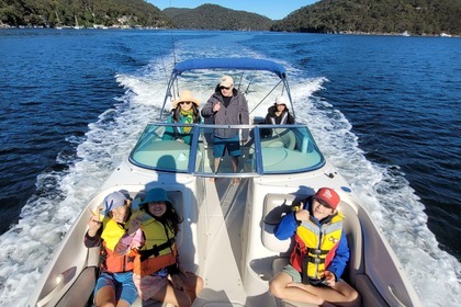 Hire Motorboat Sea Ray 220 Sundeck Sydney