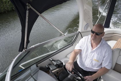 Charter Motor yacht Four Winns 318 Vista Ghent