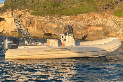 Verhuur RIB CAPELLI TEMPEST 775 Saint-Florent