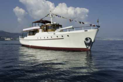 Noleggio Yacht James A. Silver Ltd. di Rosneath Navetta Castellammare di Stabia