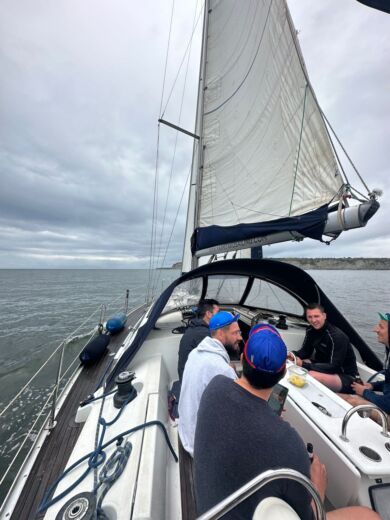 Бильбао Sailboat JEANNEAU Sun Odissey 40.3 alt tag text