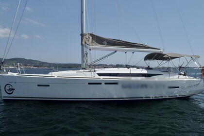 Charter Sailboat Jeanneau Sun Odyssey 419 Vigo
