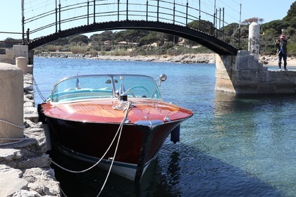 Miete Motorboot RIVA Ariston Sainte-Maxime
