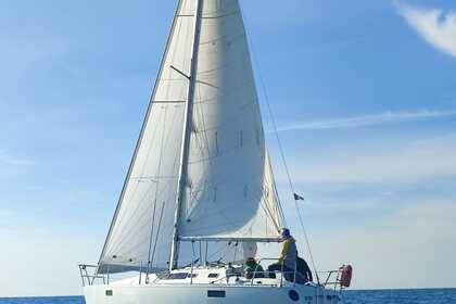 Charter Sailboat Beneteau Oceanis 320 Penerf