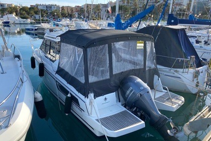 Hire Motorboat Jeanneau Merry Fisher 795 Toulon
