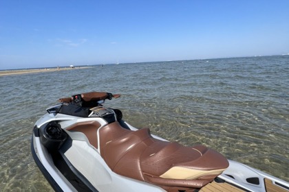 Rental Jet ski Seadoo Gtx Limited 230 Le Grau-du-Roi