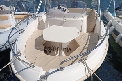 Rental Motorboat Jeanneau Cap Camarat 555 Marseille