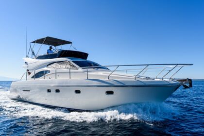 Alquiler Lancha Ferretti 430 Fly Hvar