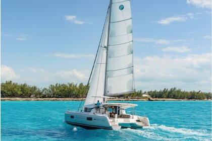 Hire Catamaran Lagoon-Bénéteau Lagoon 42 - 4 + 2 cab. Saint Martin