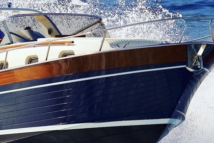 Charter Motorboat Apreamare 750 Sorrento