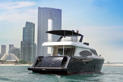 Noleggio Yacht Gulf Craft Yacht 90ft Dubai