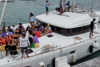 Charter Catamaran Lagoon Catamarans 550 Isla Mujeres