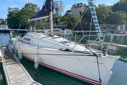 Hire Sailboat Jeanneau Sun Fast 32 Combrit