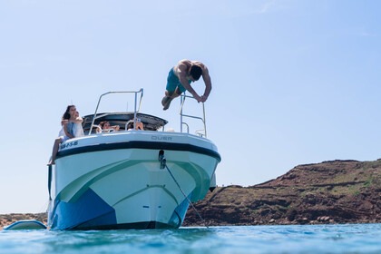 Location Bateau à moteur PACHIRA THE TOUR Fornells