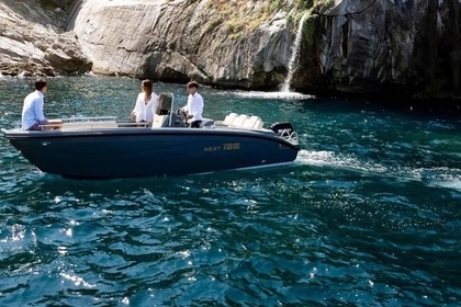 Charter Motorboat Nautica scar next Sorrento