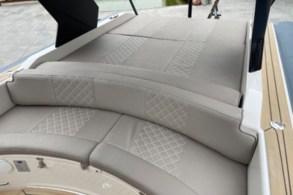 Hire RIB Black  Grimaud