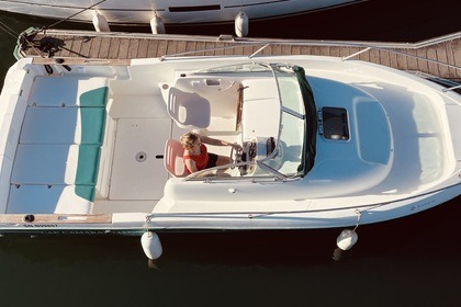 Hire Motorboat Jeanneau Cap camarat 725 wa Larmor-Plage