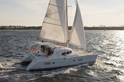 Charter Catamaran LAGOON Lagoon 38 Hyères