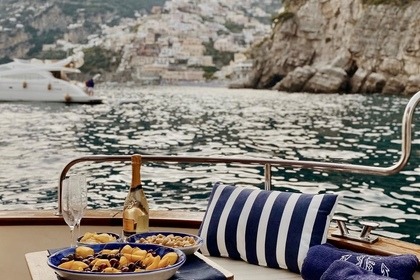 Noleggio Barca a motore Apreamare 38 Comfort Sorrento