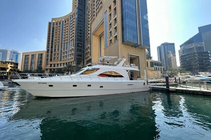 Aluguel Iate a motor 75' Luxury Mega Yacht Charter in Dubai Majesty 75 Dubai