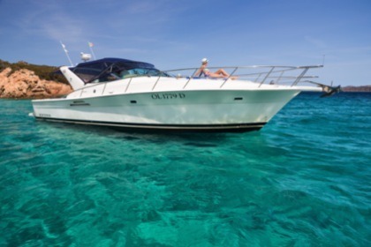Charter Motorboat Riviera 4000 off-shore Porto Cervo