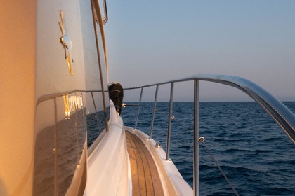 Location Bateau à moteur Jeanneau Prestige 38s Fréjus