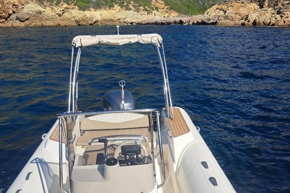 Location Semi-rigide Capelli 700 Galéria