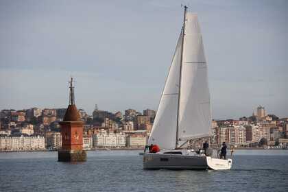 Alquiler Velero Nuevo a estrenar! Beneteau Oceanis 30.1 Santander