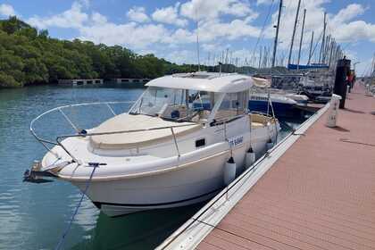 Location Bateau à moteur Jeanneau Merry Fisher 725 Deshaies