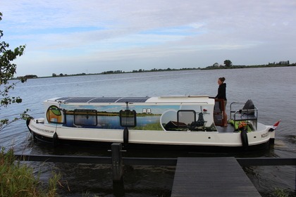 Rental Houseboats Friesland Boating EV 1000 Koudum
