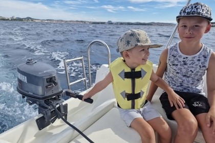 Hire Boat without licence  Mlaka sport Adria 500 Vodice