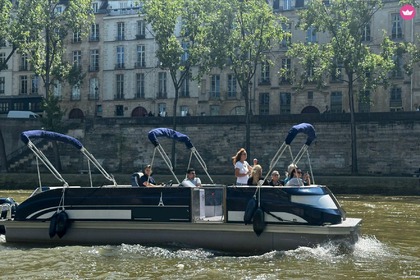Charter Motorboat SWISS BOAT PONTOON Paris