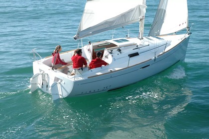 Hire Sailboat Beneteau First 25.7 La Trinité-sur-Mer