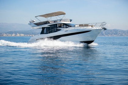 Rental Motorboat Galeon 460 Fly Saint-Raphaël