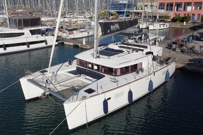 Hire Catamaran Lagoon Lagoon 450f Palairos